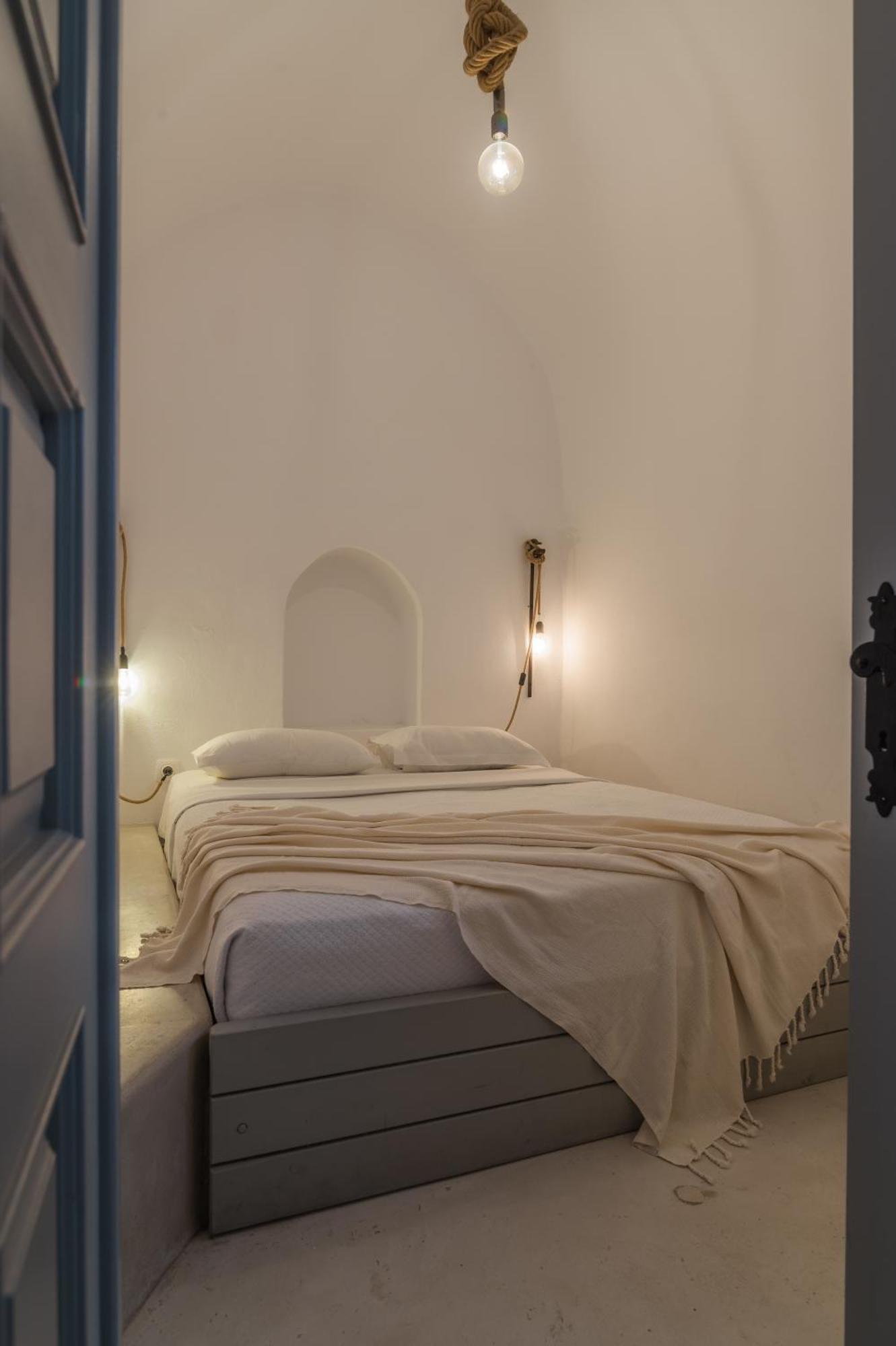 Kampanario Luxury Villa Megalochori  Exteriör bild